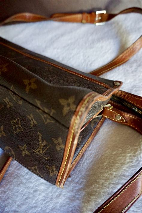 louis vuitton vintage monogram shoulder bag|louis Vuitton Monogram bag price.